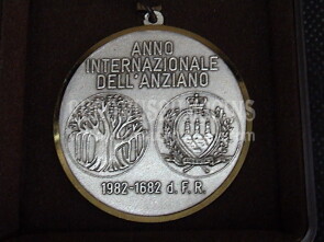 Medaglia Anno Internazionale dell' anziano San Marino